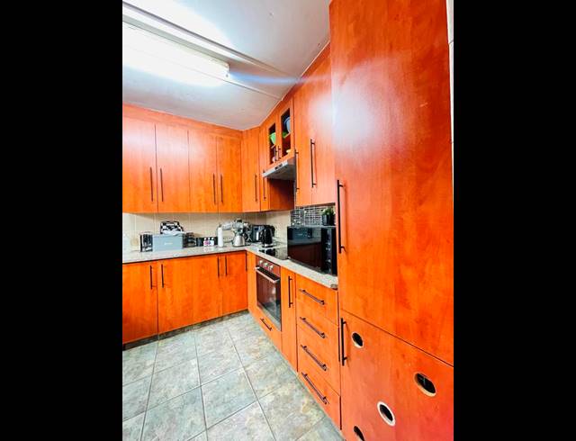 3 BEDROOM TOWNHOUSE FOR SALE IN NEW GERMANY